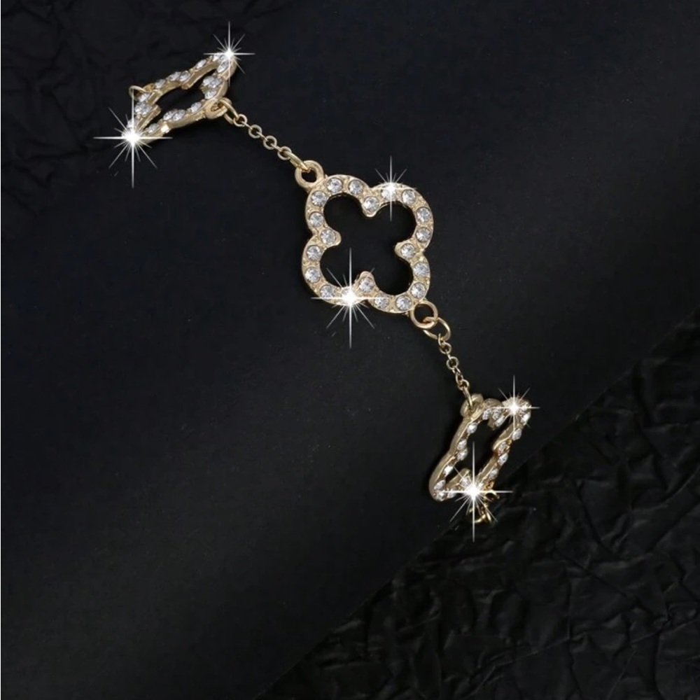 Cubic zirconia four leaf clover bracelet